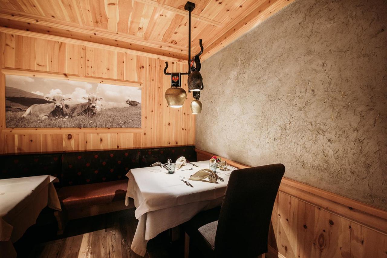 Weingut & Genusshotel Spitalerhof Superior キウーザ エクステリア 写真