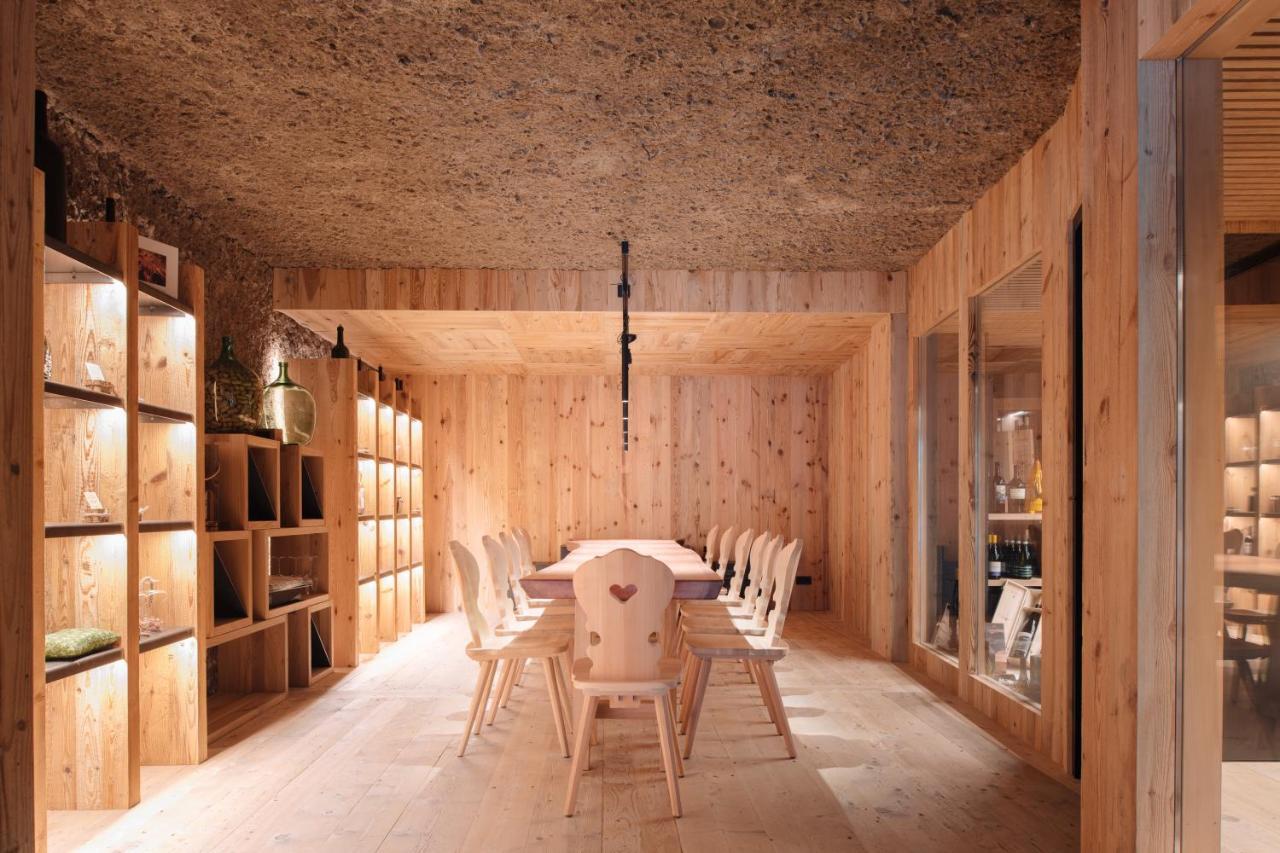 Weingut & Genusshotel Spitalerhof Superior キウーザ エクステリア 写真